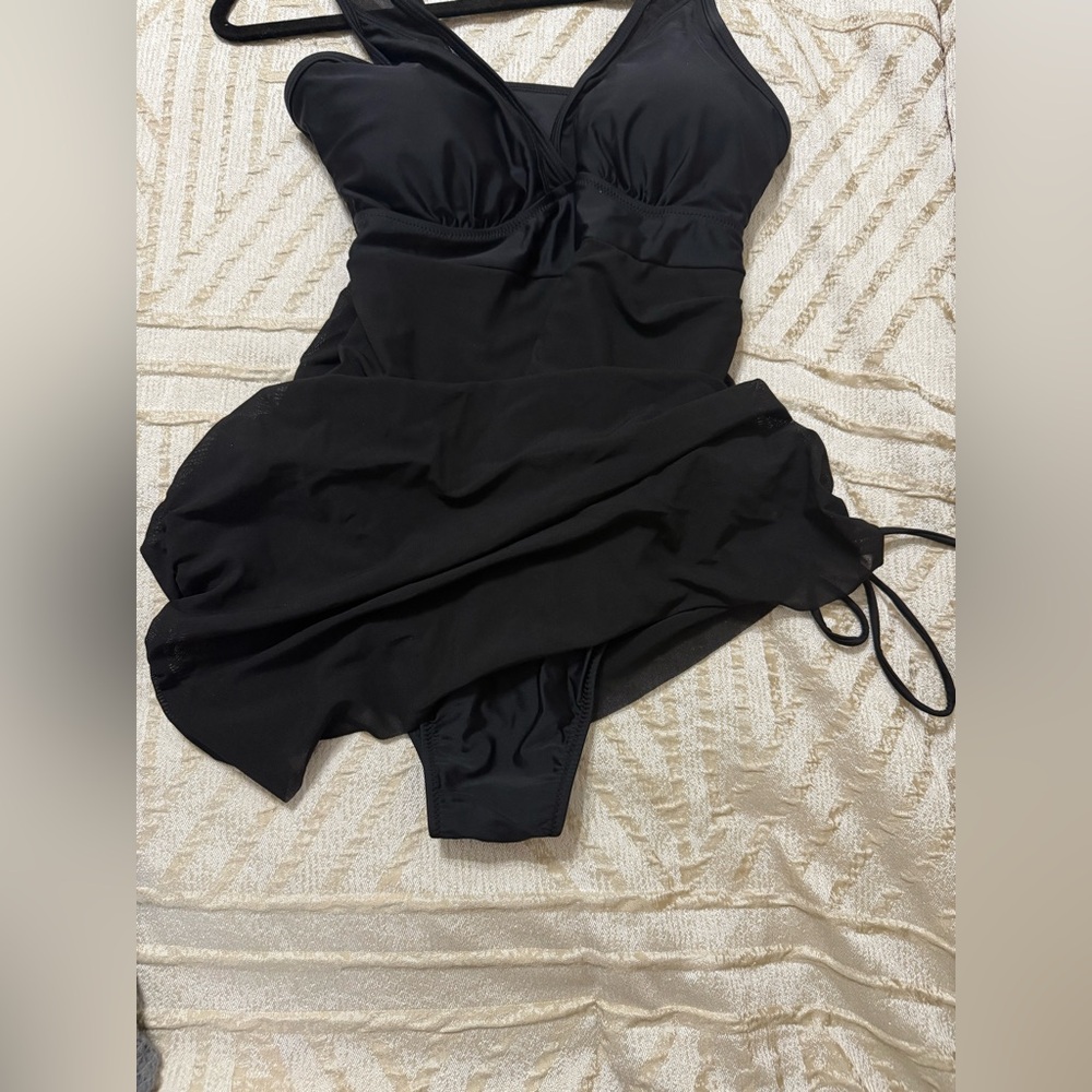 NWT Blooming Jelly One Piece Bathing Suit in Black - Size L - Picture 8 of 16